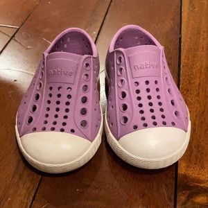 Toddler girls purple Natives size C4
